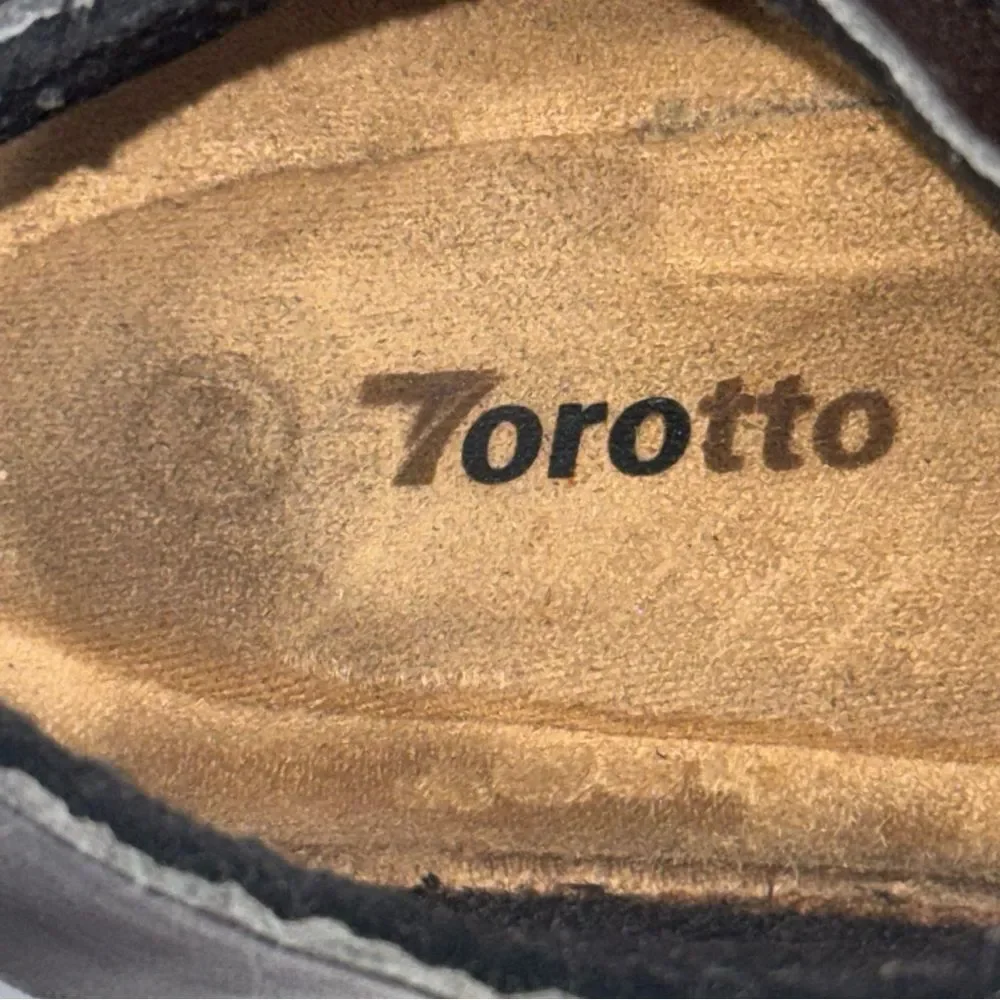 Toronto size 29 Classic Brown Kids Sandals with Buckle Straps